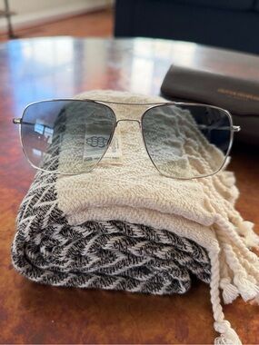 Oliver Peoples/PHOTOCHROMIC  VFX lenses/silver Frame